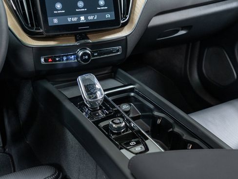 Used 2026 Volvo XC60 B5 Ultra w/ Protection Package Premier image 20