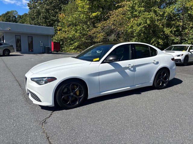 Used 2020 Alfa Romeo Giulia w/ Quick Order Package 22K Sport RWD image 2
