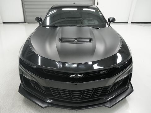 Used 2022 Chevrolet Camaro SS RWD image 2
