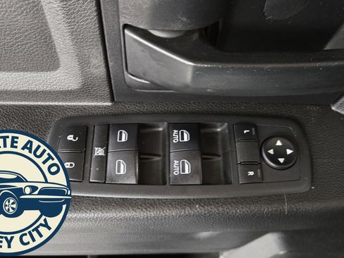 Used 2018 RAM 2500 Tradesman w/ Snow Chief Group image 18