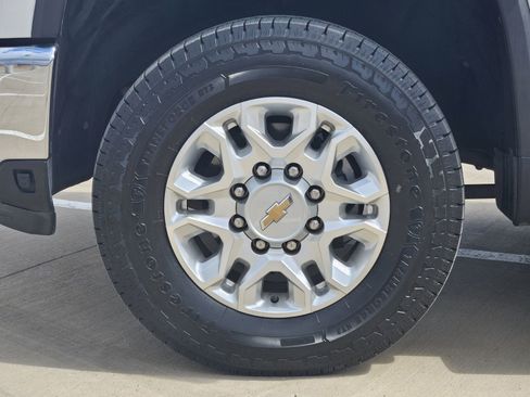 Used 2024 Chevrolet Silverado 2500 LTZ w/ LTZ Convenience Package AWD/4WD image 12