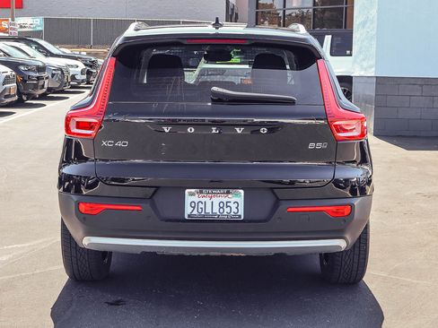 Used 2023 Volvo XC40 B5 Core AWD/4WD image 21