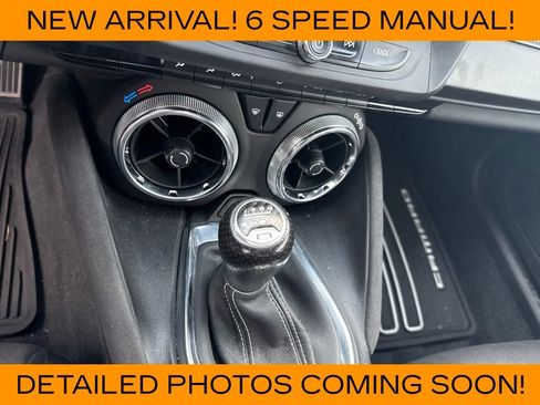 Used 2022 Chevrolet Camaro LT w/ Technology Package RWD image 6