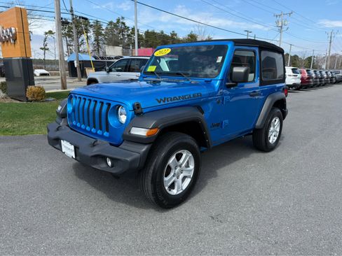 Used 2022 Jeep Wrangler Sport AWD/4WD image 5