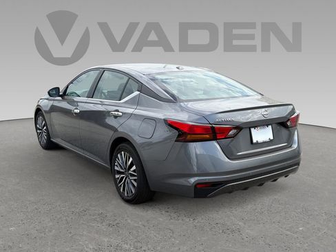 Used 2025 Nissan Altima 2.5 SV image 21