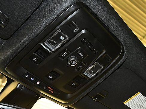 Used 2022 Chevrolet Tahoe RST w/ Luxury Package image 25