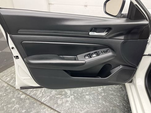 Used 2021 Nissan Altima 2.5 S image 6