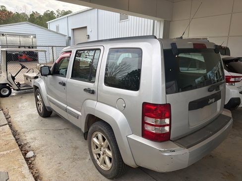 Used 2010 Jeep Liberty Sport w/ 18" Aluminum Wheel Group image 2