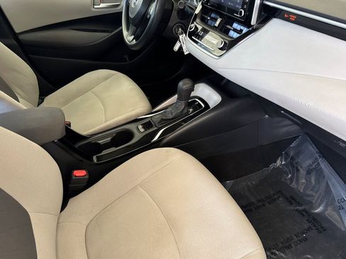 Used 2021 Toyota Corolla LE FWD image 16