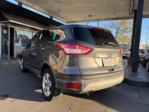 Used 2015 Ford Escape SE image 9