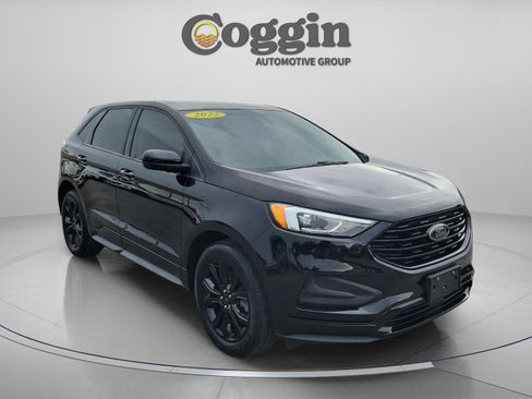 Used 2022 Ford Edge SE w/ Black Appearance Package image 4