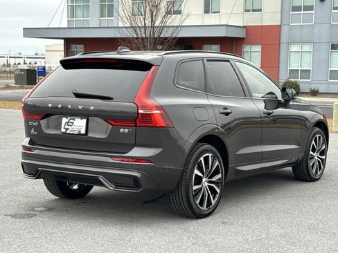 Used 2023 Volvo XC60 B5 Ultimate w/ Climate Package image 24