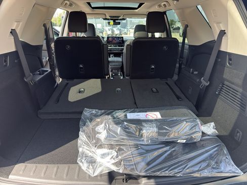 New 2026 Nissan Pathfinder SL AWD/4WD image 39