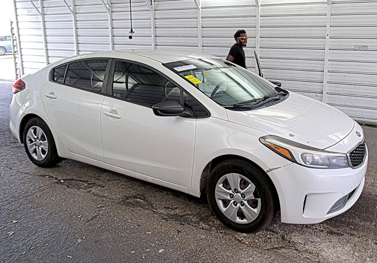 Used 2017 Kia Forte LX w/ LX Popular Package FWD image 2