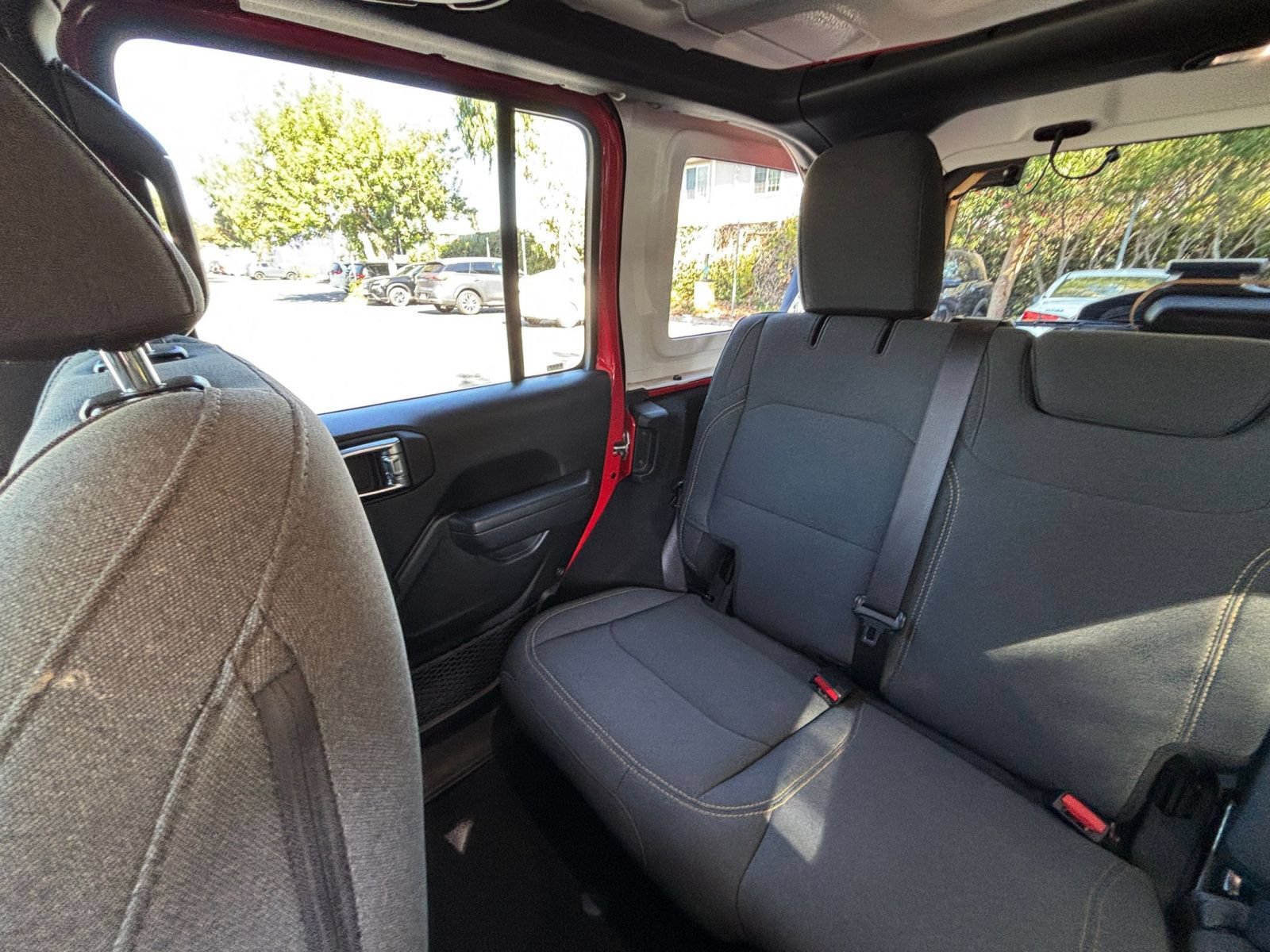 Used 2025 Jeep Wrangler Unlimited Sport AWD/4WD image 36