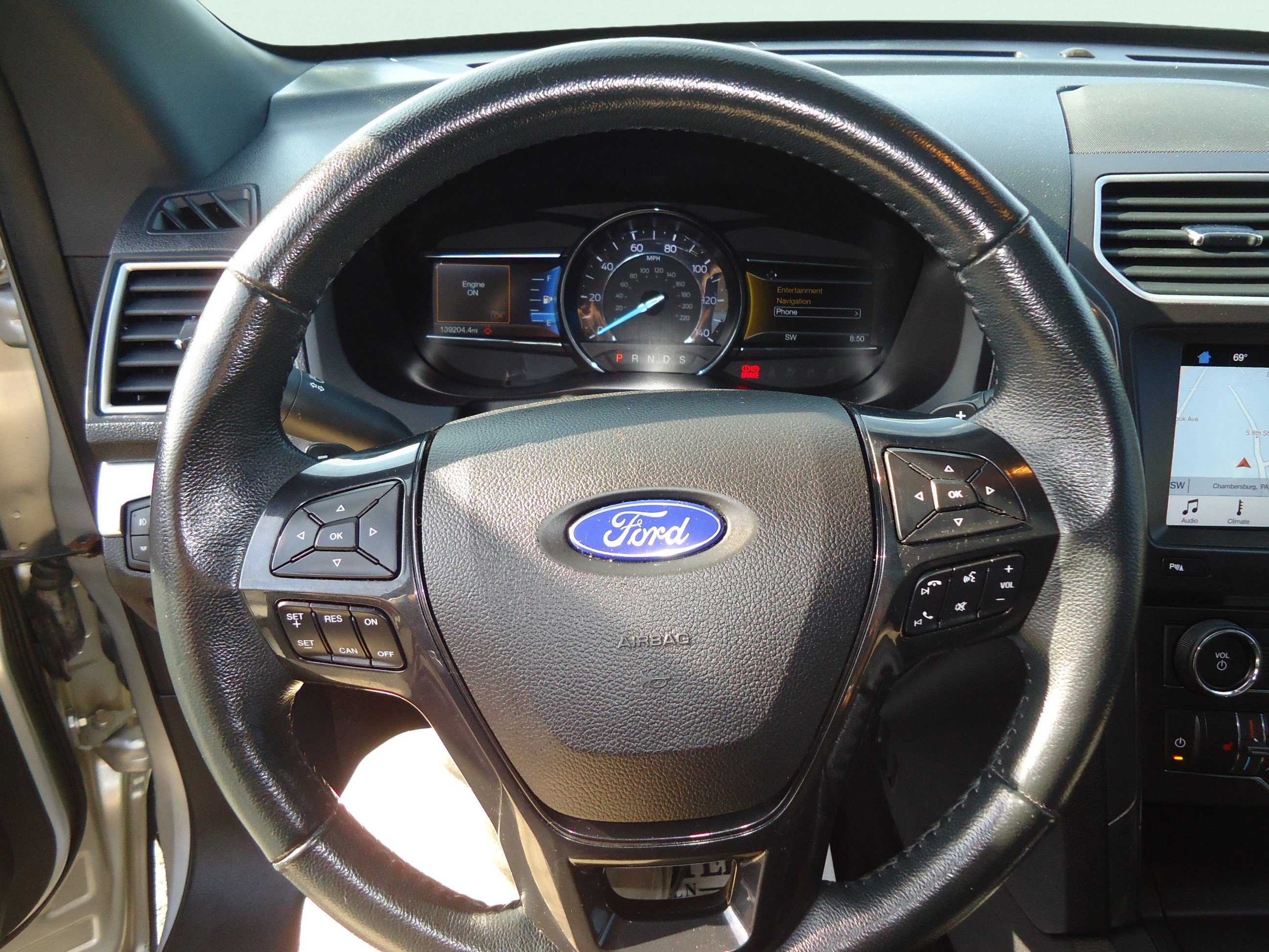 Used 2017 Ford Explorer XLT w/ Equipment Group 202A AWD/4WD image 12