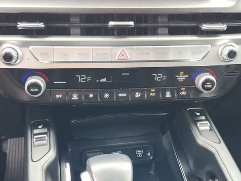 Used 2023 Kia Telluride S w/ S Sunroof Package FWD image 18