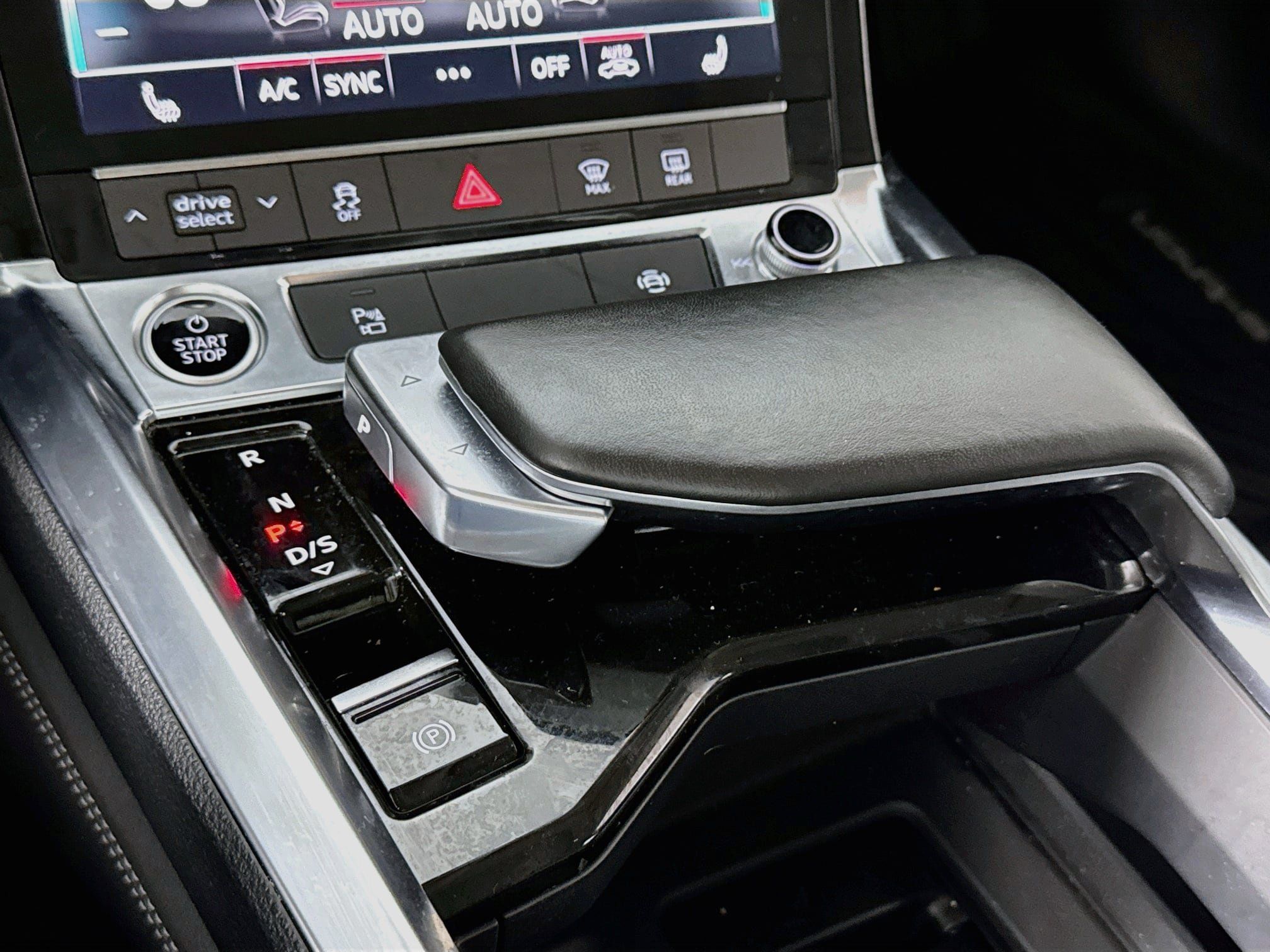 Used 2024 Audi Q8 e-tron Premium AWD/4WD image 20