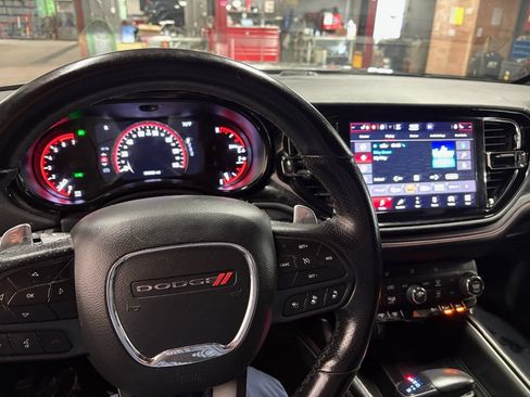 Used 2021 Dodge Durango R/T w/ Technology Group AWD/4WD image 2