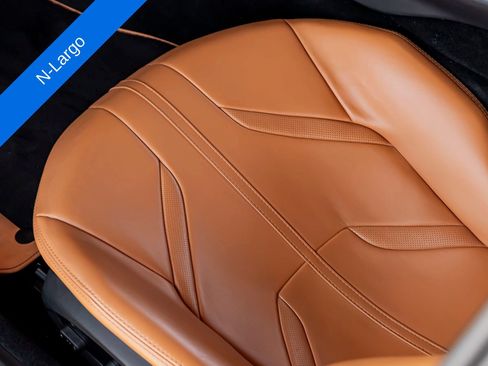 Used 2020 Ferrari 812 Superfast RWD image 19