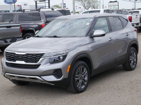 Used 2022 Kia Seltos LX AWD/4WD image 5