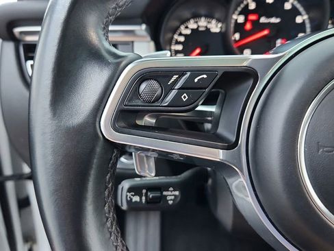 Used 2020 Porsche Macan Turbo image 30