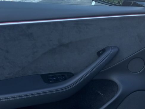 Used 2025 Tesla Model 3 Long Range image 9