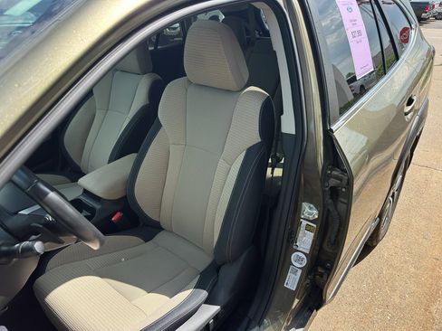 Used 2024 Subaru Outback Premium AWD/4WD image 24