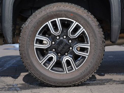 Used 2020 GMC Sierra 3500 AT4 w/ AT4 Premium Package AWD/4WD image 11