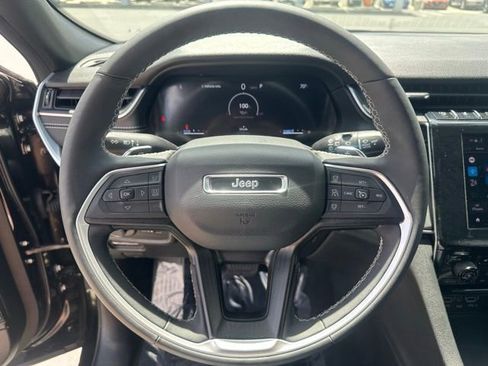 Used 2024 Jeep Grand Cherokee L Altitude AWD/4WD image 6