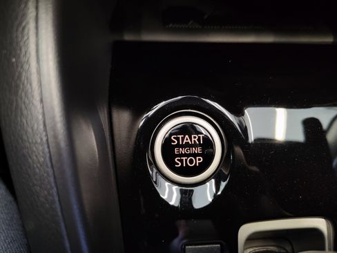 New 2025 Nissan Versa SV w/ Trunk Package image 31