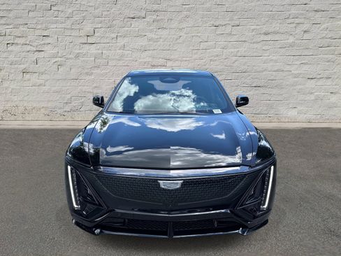 Certified 2026 Cadillac Lyriq V AWD/4WD image 2