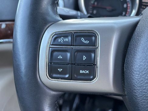 Used 2013 Jeep Grand Cherokee Limited w/ Luxury Group II image 32