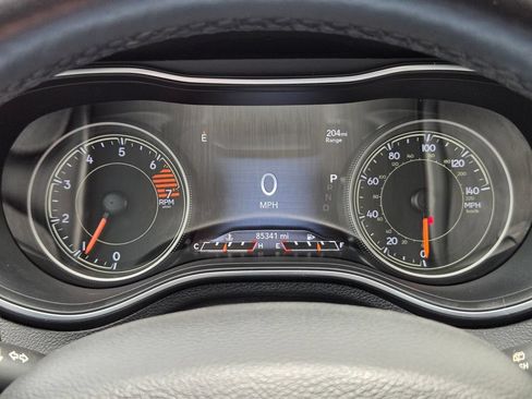 Used 2019 Jeep Cherokee Limited FWD image 23