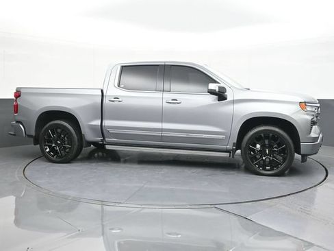 Used 2025 Chevrolet Silverado 1500 High Country AWD/4WD image 18