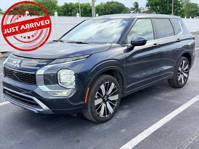 Used 2025 Mitsubishi Outlander SE