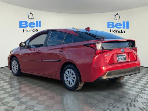 Used 2022 Toyota Prius LE image 3
