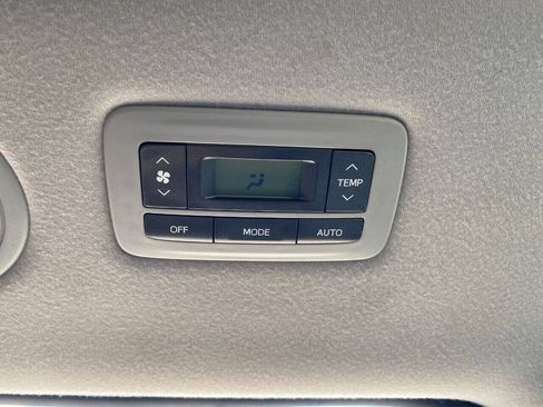 Used 2013 Toyota Sienna Limited w/ Premium Pkg FWD image 26