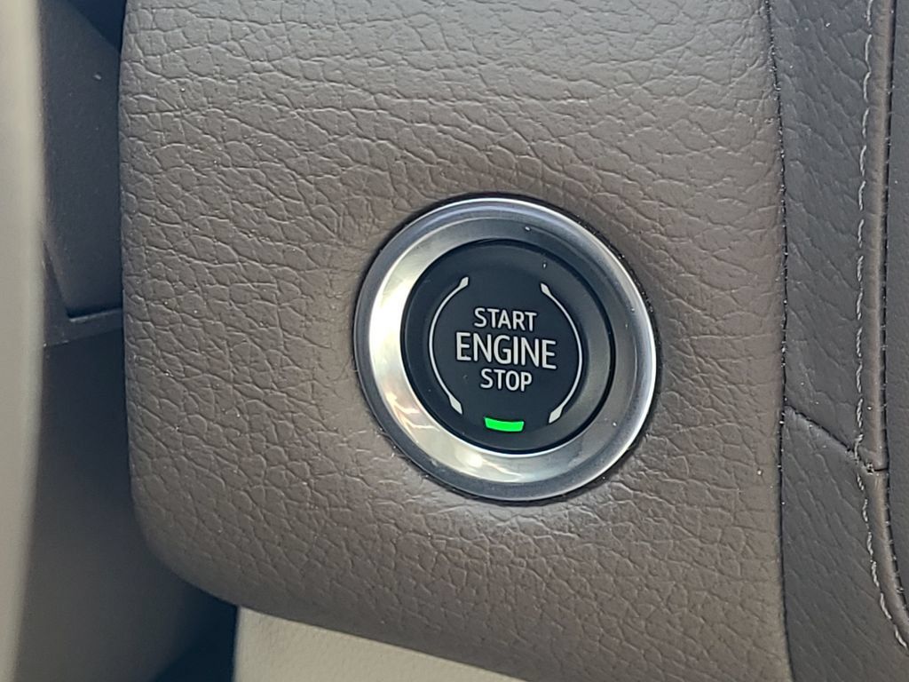 Used 2023 GMC Yukon Denali AWD/4WD image 26