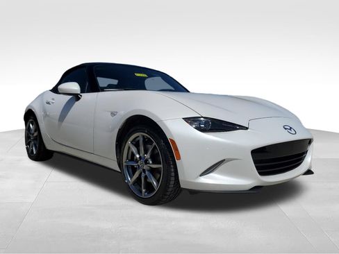 Certified 2022 MAZDA MX-5 Miata Grand Touring RWD image 3