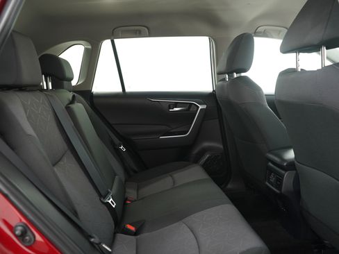 Used 2025 Toyota RAV4 XLE image 13