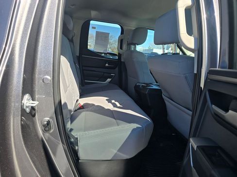 Used 2022 Toyota Tundra SR5 w/ SR5 Convenience Package AWD/4WD image 12