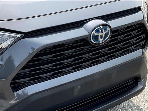 Used 2021 Toyota RAV4 XLE w/ Convenience Package image 32