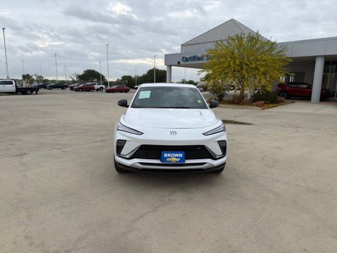 Used 2025 Buick Envista Sport Touring w/ Convenience I Package image 2