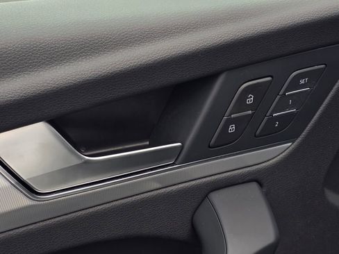 Used 2025 Audi Q5 2.0T Premium image 33