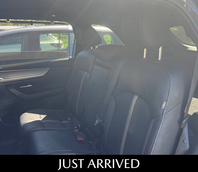 Certified 2025 MAZDA CX-70 Plug-In Hybrid w/ Premium Plus AWD/4WD image 5