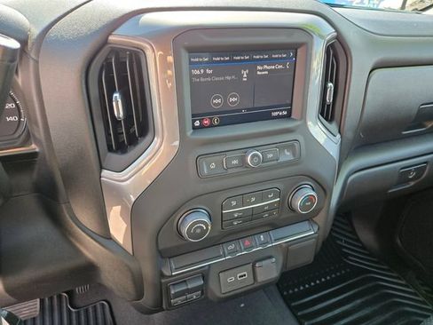 Used 2022 Chevrolet Silverado 2500 Custom w/ Custom Convenience Package AWD/4WD image 25