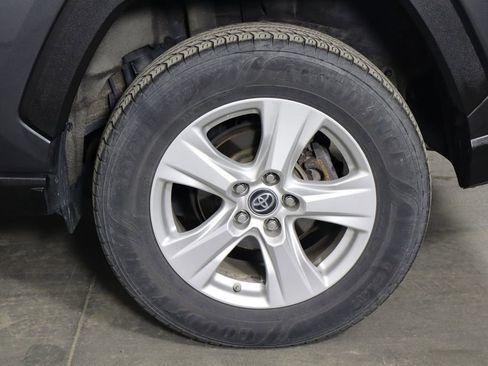 Used 2020 Toyota RAV4 LE w/ All Weather Liner Package AWD/4WD image 36