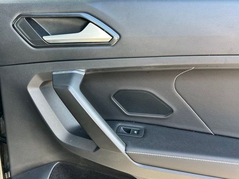 Used 2022 Volkswagen Tiguan SE image 20