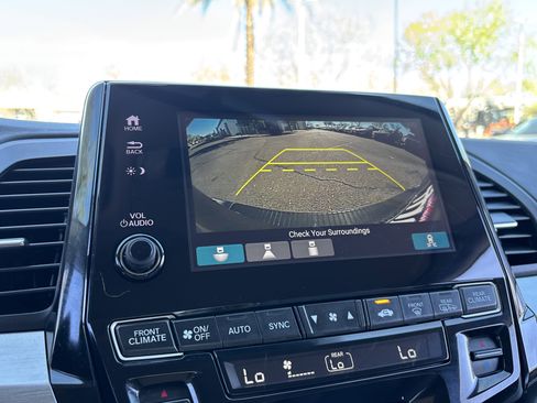 Used 2019 Honda Odyssey EX image 21